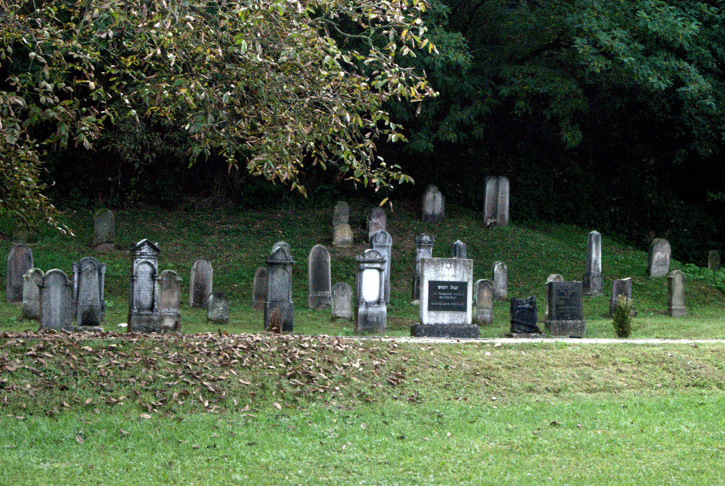 Fotka najstaršej časti cintorína 